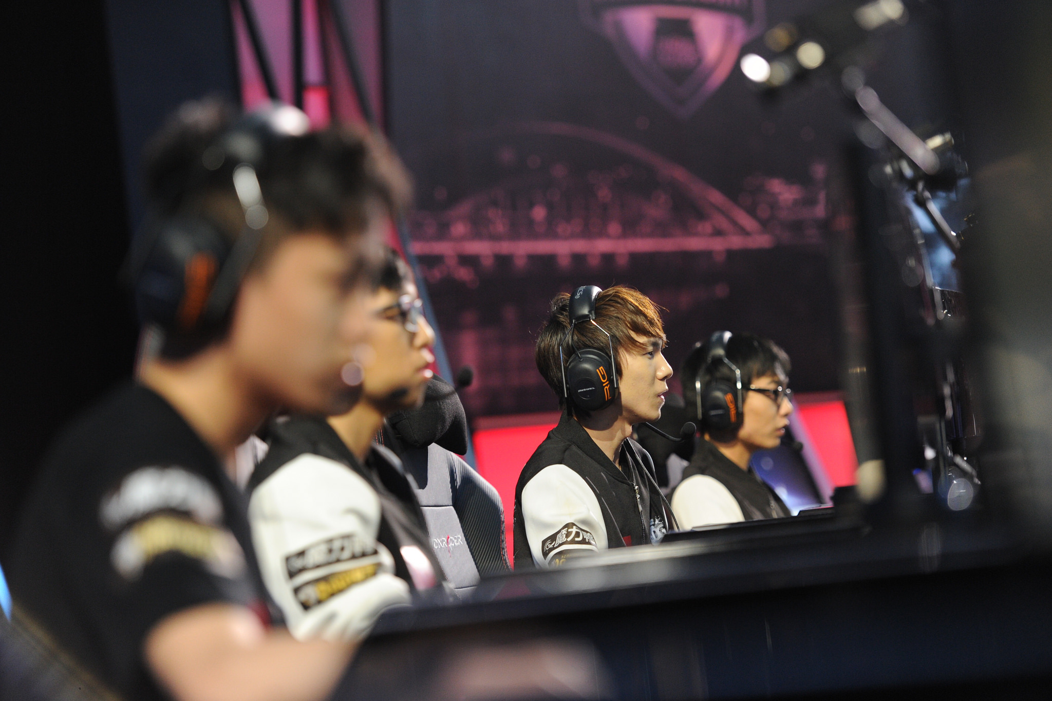 Peanut退役宣言：最后一舞冲击全球总决赛冠军，传奇电竞职业生涯的终章-雷竞技官网